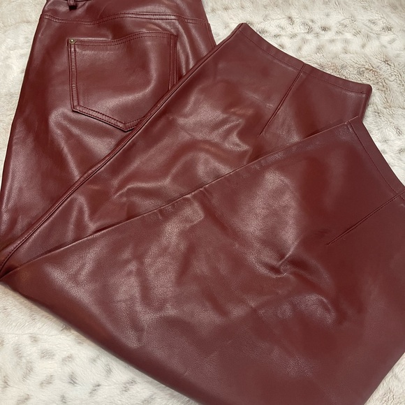 Elegant Maroon Leather Trousers - Picture 1 of 4
